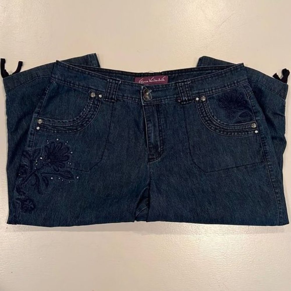 Gloria Vanderbilt Capri, 16
